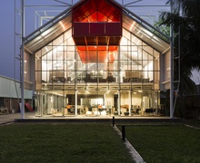 Хайрцагнаас гарч сэтгэ: Агуулахаас оффис хүртэл