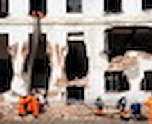 Улаанбаатарт "газар хөдөлж" байшин нурлаа 