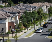 Австралид орон сууцны үнийн өсөлт саарч, Сидней болон Мелбурн хотод үнэ буурч эхэллээ