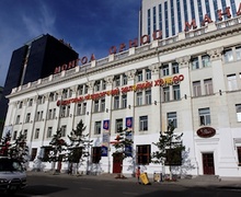 Анхны гурван архитектор