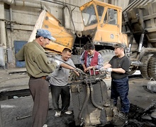  Хөтөлийн “ Цемент Шохой “ ХК-ийн Ерөнхий механик Т.Эрдэнэбат : 2009 оноос хойш цементийн үйлдвэрлэл өссөн үзүүлэлттэй байна.