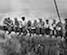 Барилгачид хооллож байгаа нь/алдартай фото зураг/