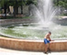 Баянгол дүүрэг усан оргилууртай боллоо