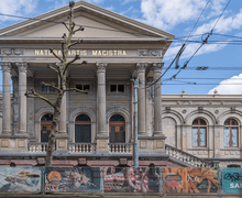 Өөрийгөө эдгээдэг бетонтой Аквариум