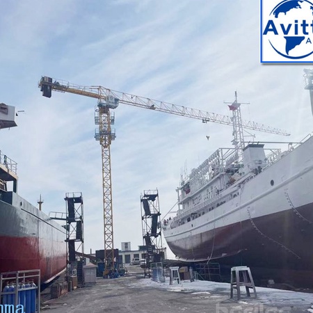 Башенный кран QTZ125(6015) грузоподъемностью 10 тонн с безоголовком и свободной высотой 45 м