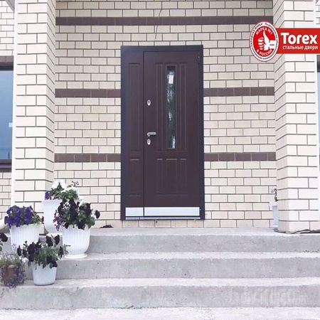 60 градусын хүйтэнд зориулагдсан хамгийн зузаан хаалга. Хоёр хавтастай.