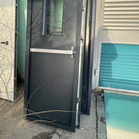 Аваарын хаалга