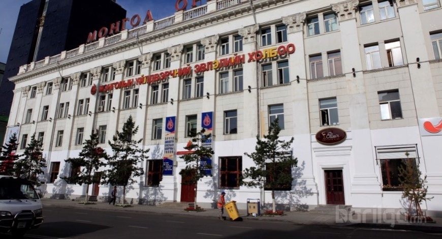 Анхны гурван архитектор