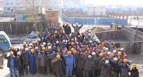 Их бүтээн байгуулагчид руу төмөр нударгаа бүү далайгаач!