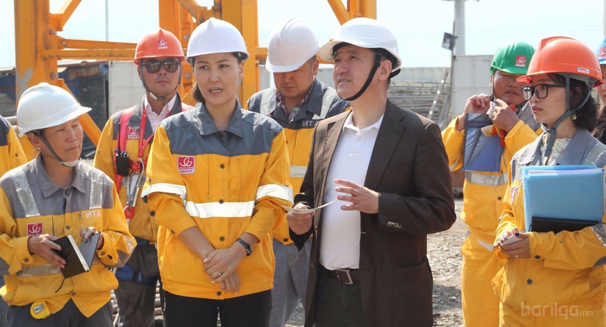 Барилга Хот Байгуулалтын сайд Д.Цогтбаатар барилгын талбарт гэнэтийн шалгалт хийлээ