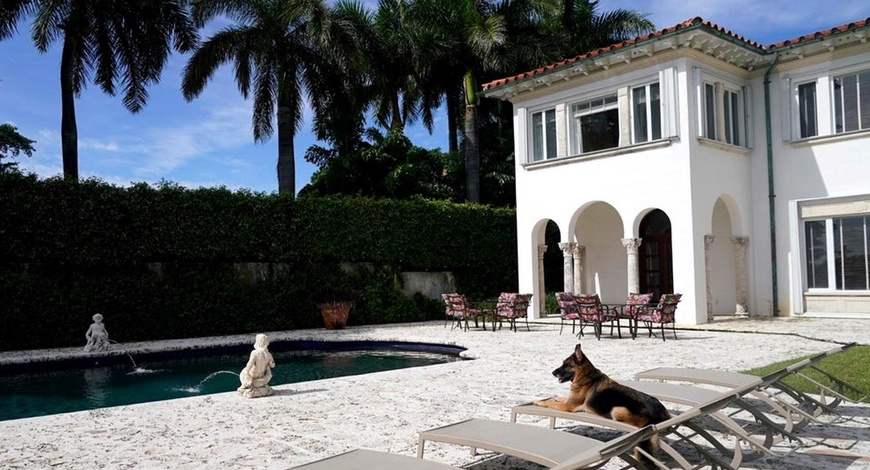 Дэлхийн хамгийн баян нохойн Майами дахь эдлэн газрыг 32 сая доллар-аар зарахаар болжээ