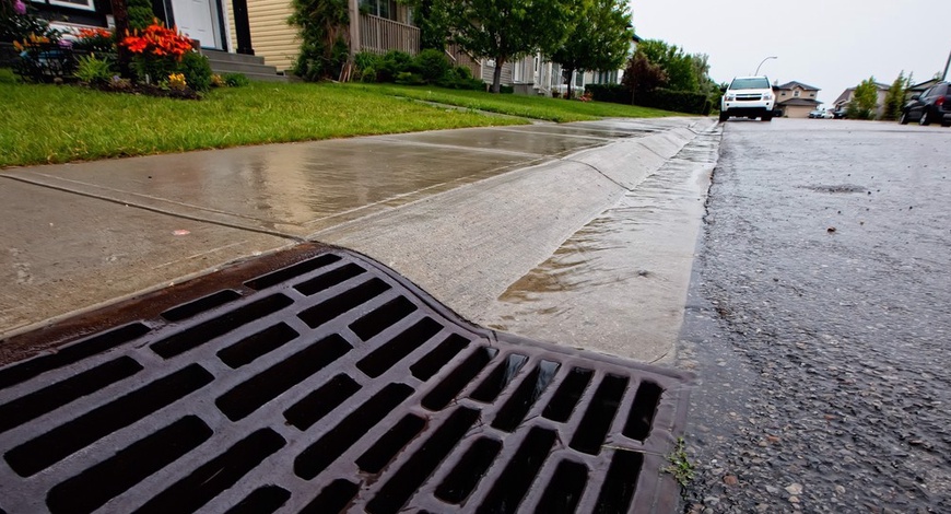 Усаа зайлуулж чадахгүй бол ус биднийг зайлуулна