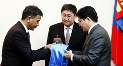 ЗТБХБ-ын сайд Ц.Дашдорж ажлаа хүлээн авлаа.