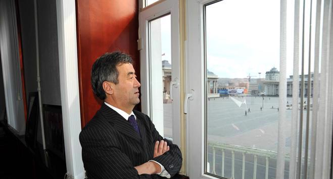 Г.Мөнхбаяр сайдын талаар бичсэнийг эргэн сөхвөл...