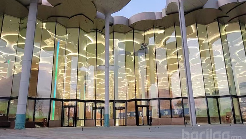 Бээжингийн 16 метр өндөр 144 баганан ой бүхий номын сан