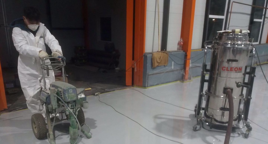 Шалны резинэн будаг хийж буй үйл явц