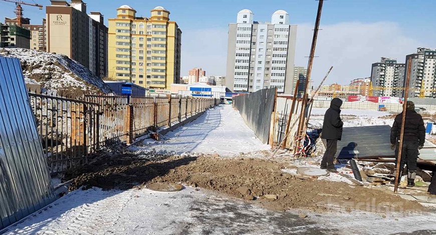 Зарим хотхонуудын хаагдсан орц, гарцыг нээх ажлыг эхлүүллээ