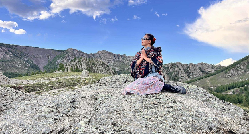 Монгол гэрээ трэнд болгож банкны зээлгүйгээр амьдарч болох юм шүү гэдгийг олон хүнд мэдүүлмээр байна