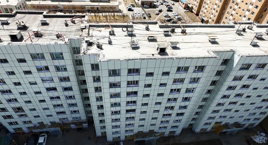 Угсармал орон сууцны дулаалга, засварын ажил 65 хувийн гүйцэтгэлтэй үргэлжилж байна