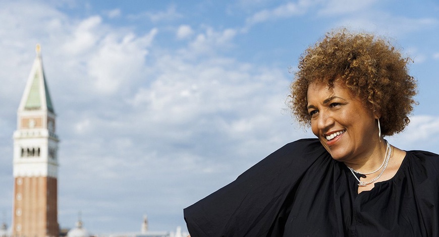 Лесли Локко: Архитектур бол ирээдүйг төсөөлөх орон зай