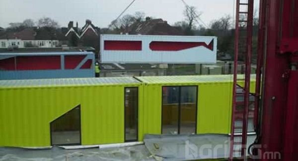 3-хан хоногт угсарсан контейнерээс бүтсэн спорт заал