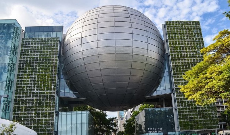 Нагоя хотыг чимсэн аварга том дэлхийн бөмбөрцөг