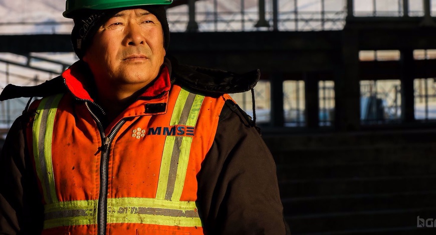 Хөдөлмөрийн үр шимээр амьдрал цэцэглэдэг